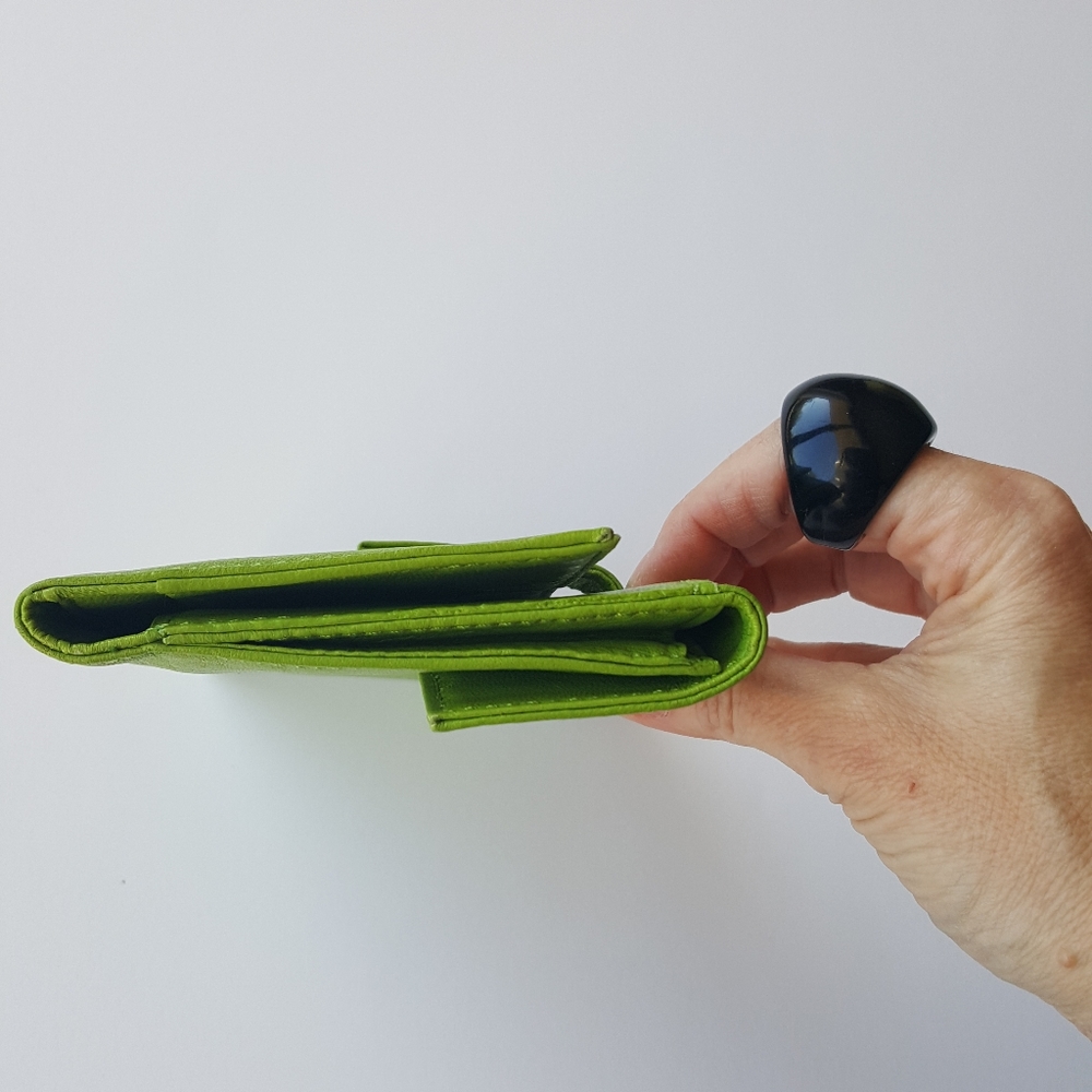 Junior Drake Lime Green Leather Wallet - Picture 8 of 8